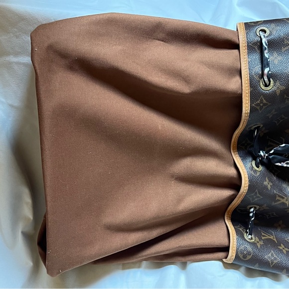 LOUIS VUITTON Monogram Montsouris GM Backpack - Picture 13 of 16